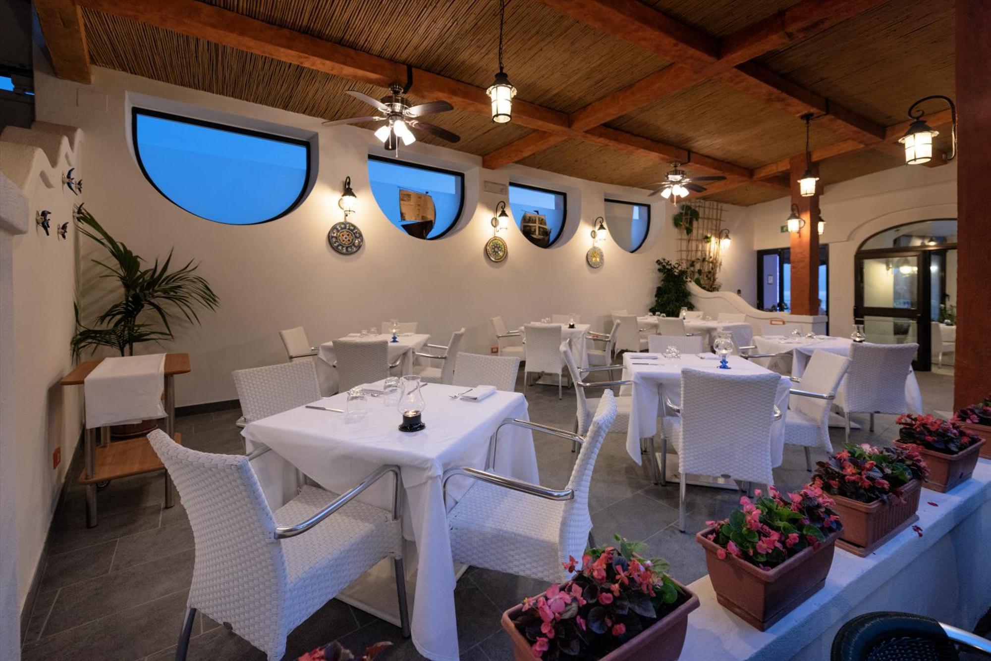 Hotel Villa Sirena Sant'Angelo  ภายนอก รูปภาพ