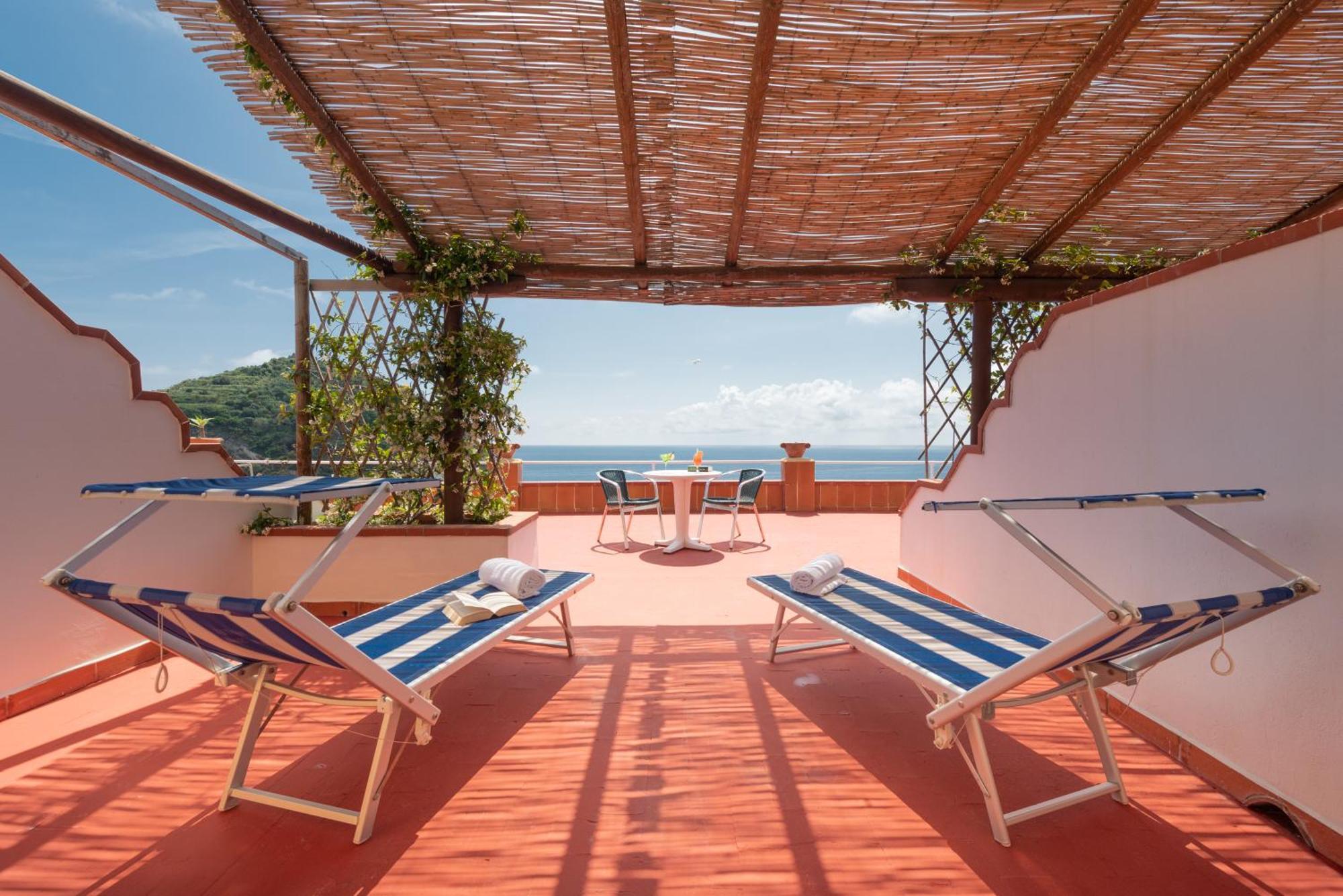 Hotel Villa Sirena Sant'Angelo  ภายนอก รูปภาพ