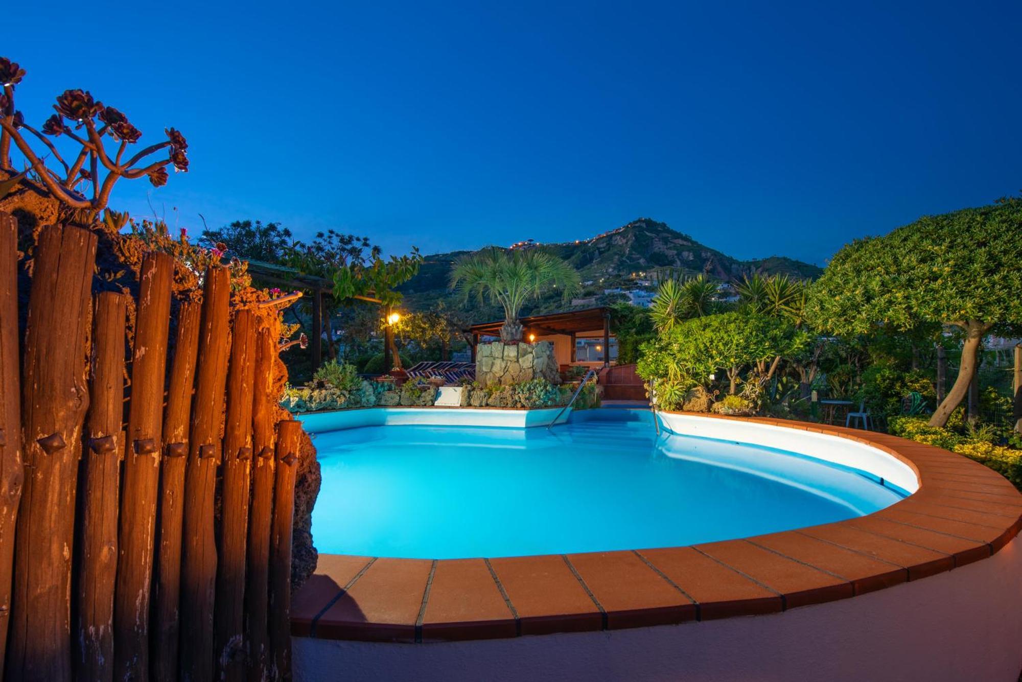 Hotel Villa Sirena Sant'Angelo  ภายนอก รูปภาพ