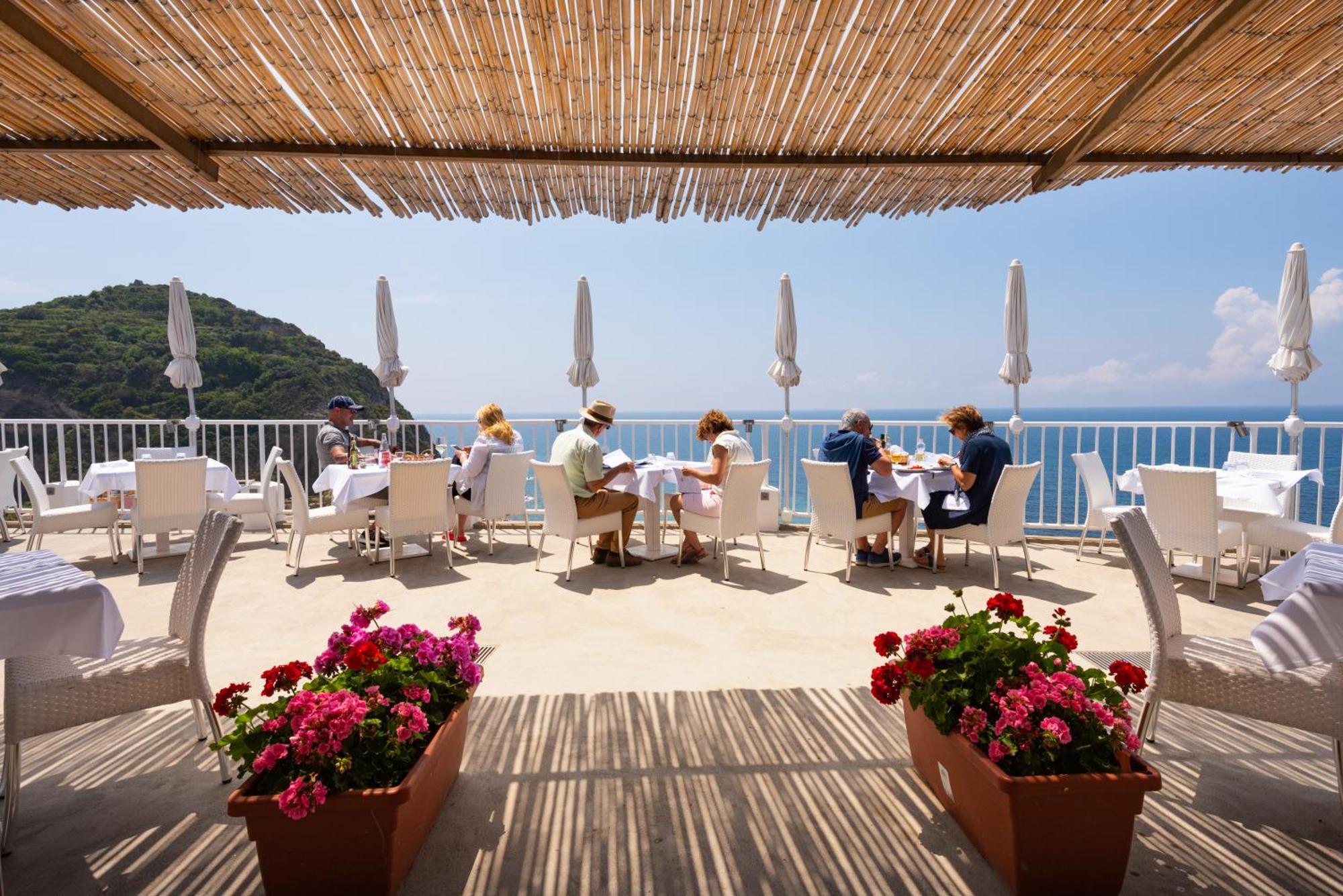 Hotel Villa Sirena Sant'Angelo  ภายนอก รูปภาพ