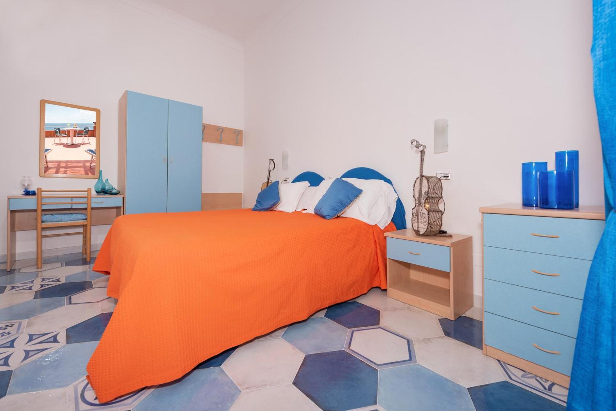 Hotel Villa Sirena Sant'Angelo  ภายนอก รูปภาพ