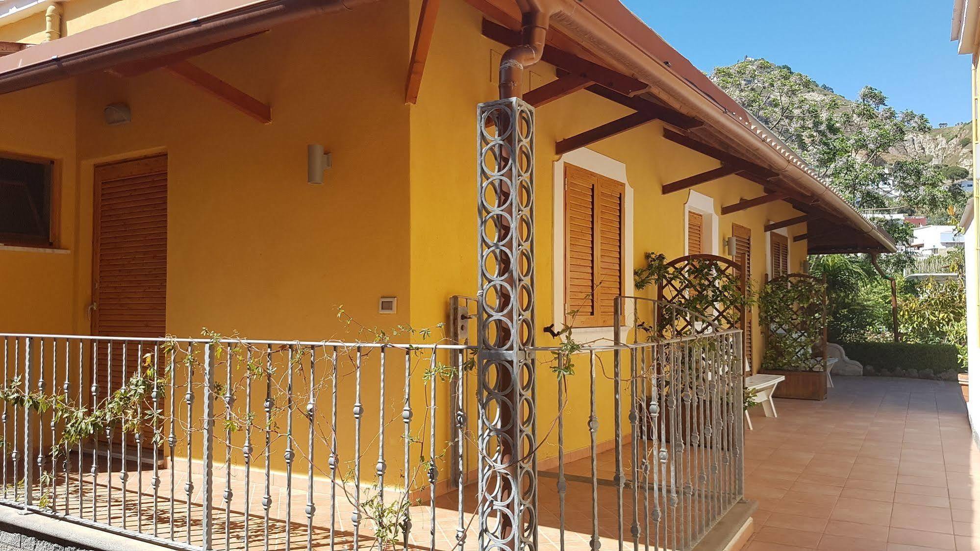 Hotel Villa Sirena Sant'Angelo  ภายนอก รูปภาพ