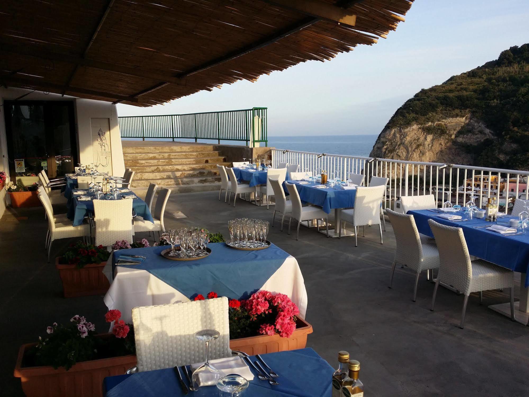 Hotel Villa Sirena Sant'Angelo  ภายนอก รูปภาพ