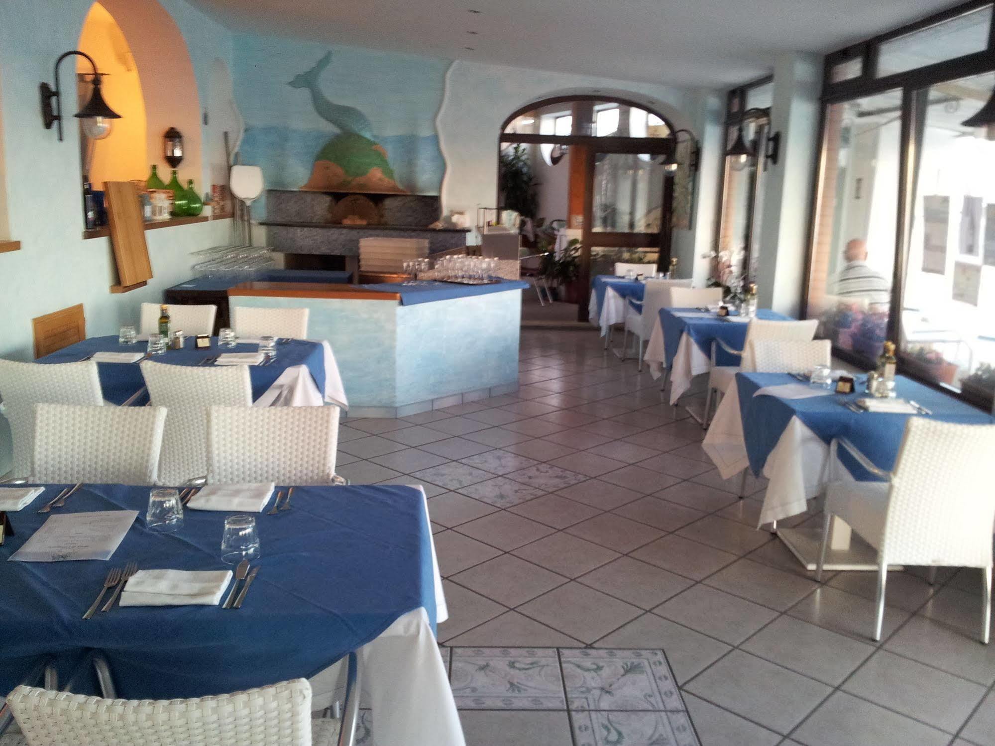 Hotel Villa Sirena Sant'Angelo  ภายนอก รูปภาพ