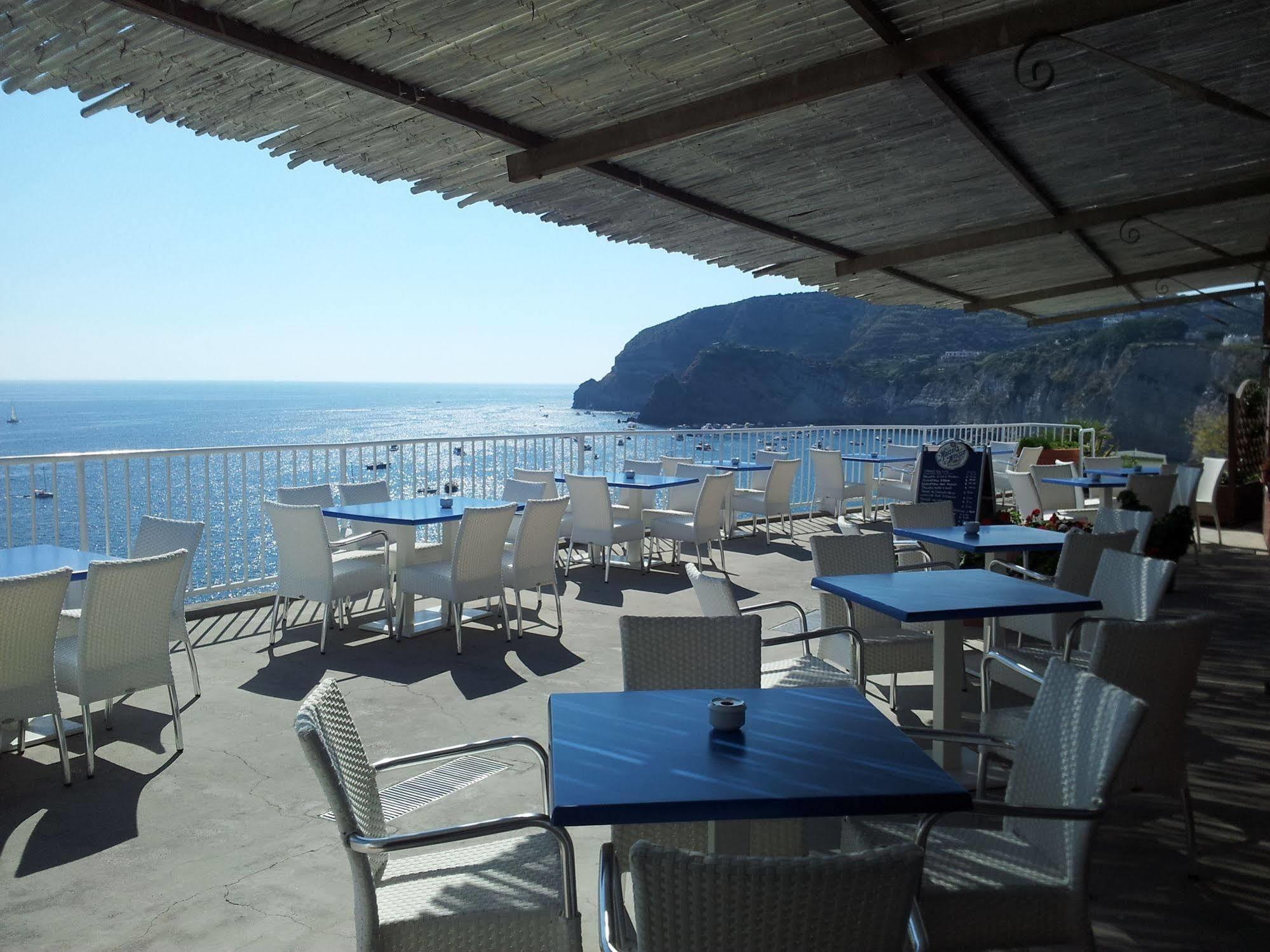 Hotel Villa Sirena Sant'Angelo  ภายนอก รูปภาพ
