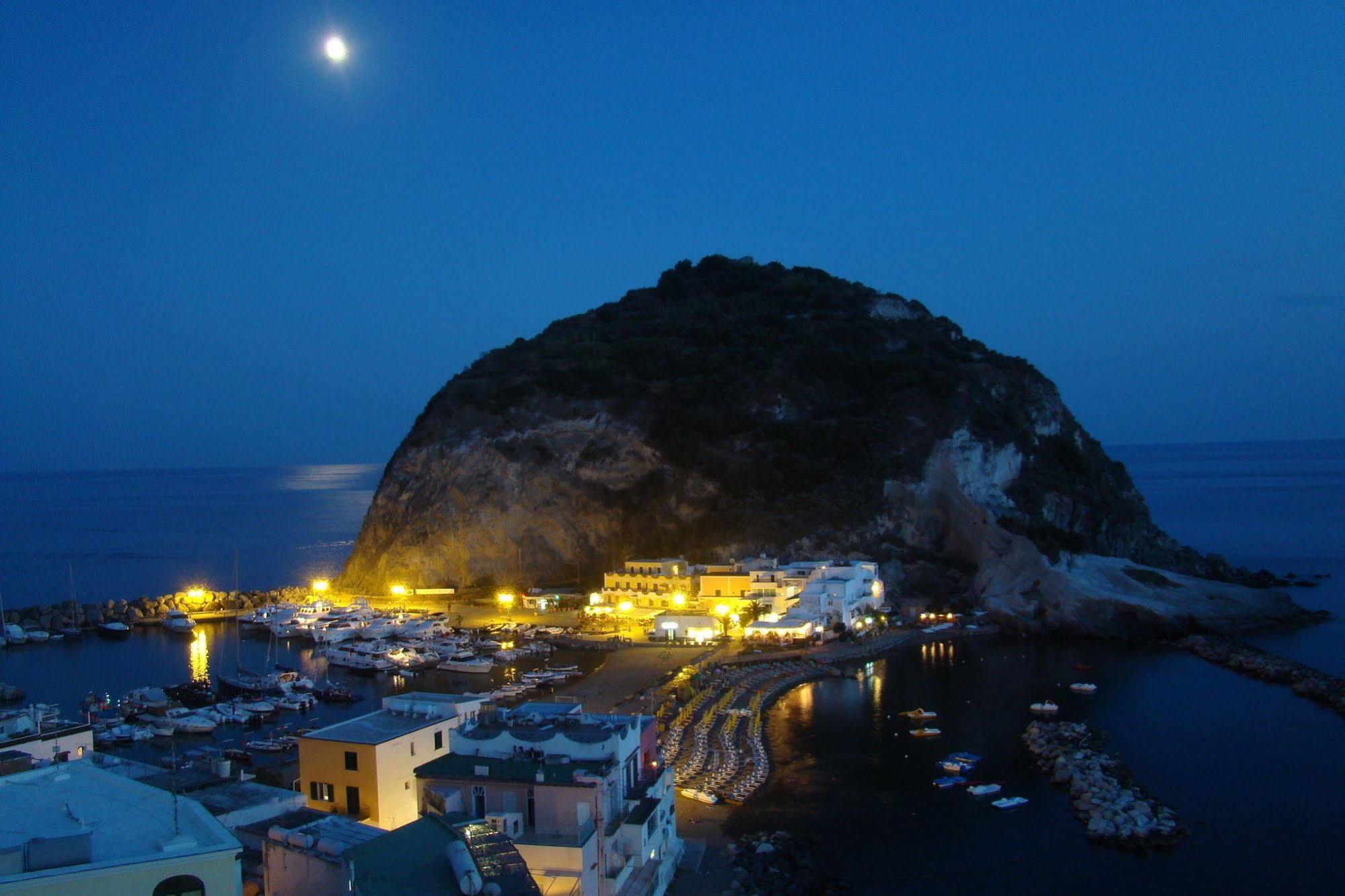 Hotel Villa Sirena Sant'Angelo  ภายนอก รูปภาพ