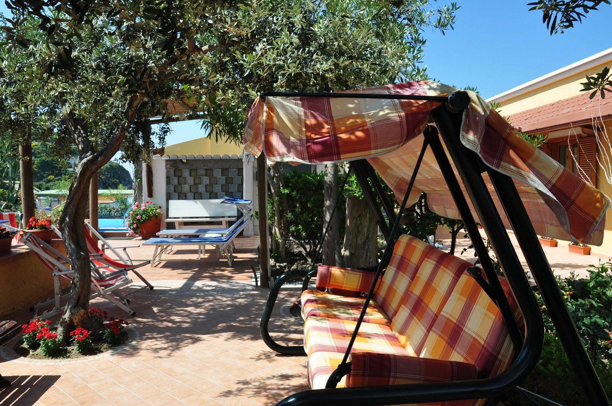 Hotel Villa Sirena Sant'Angelo  ภายนอก รูปภาพ
